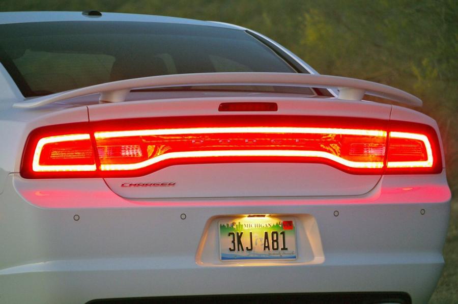  Dodge Charger Rallye V6 2011 года  (фото 34 из 42)